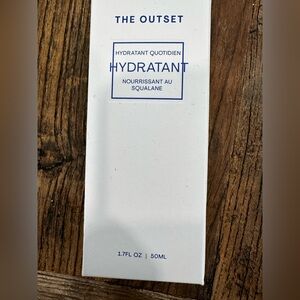 The Outset Hydratant Daily Moisturizer - White